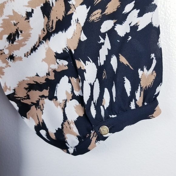 Liz Claiborne Black Cheetah Ruffle Blouse NWT, size Medium - Picture 8 of 8